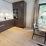 Apartment White Pearl 2.08